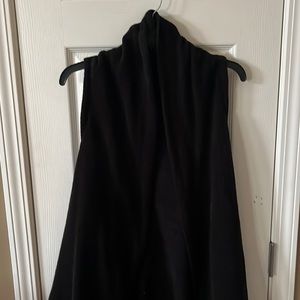 West Loop women’s knit sleeveless vest with fringe black